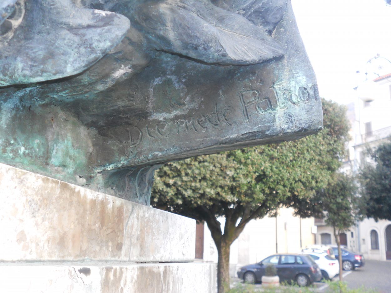 Leonardo Di Capua's bust 8.JPG